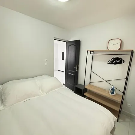 Mavinga Paradis Citadin Saint-Denis-en-Margeride Exterior foto